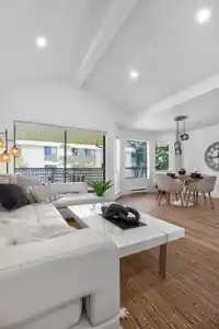 307 1460 MARTIN STREET - thumbnail 9