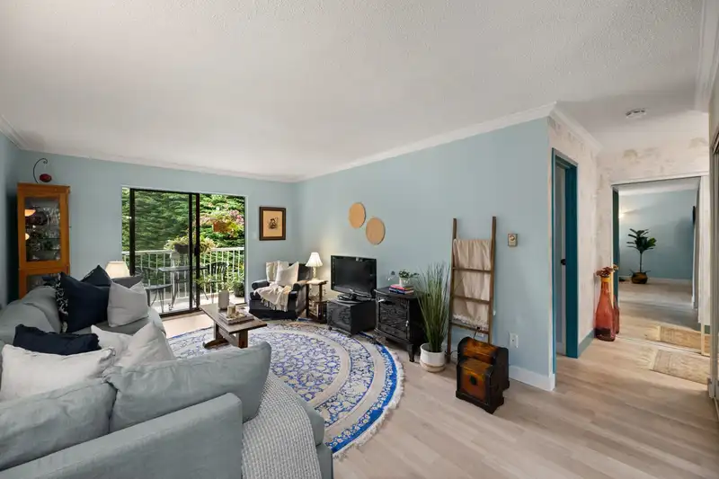 213 12890 17 AVENUE - photo 3 of 21