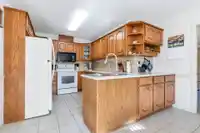 1 1660 148 STREET - thumbnail 11
