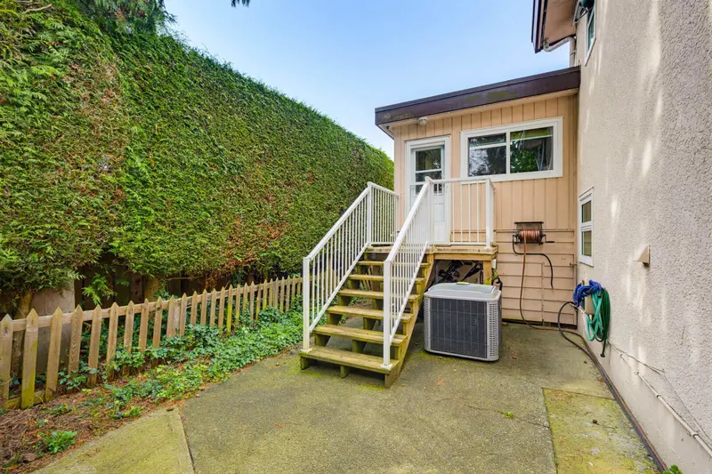 466 55 STREET - photo 1 of 1