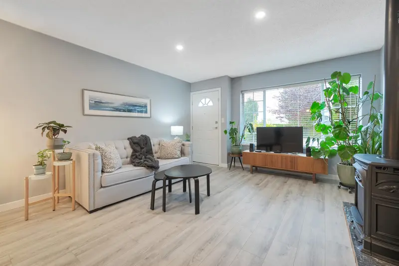 13 19249 HAMMOND ROAD - photo 3 of 21