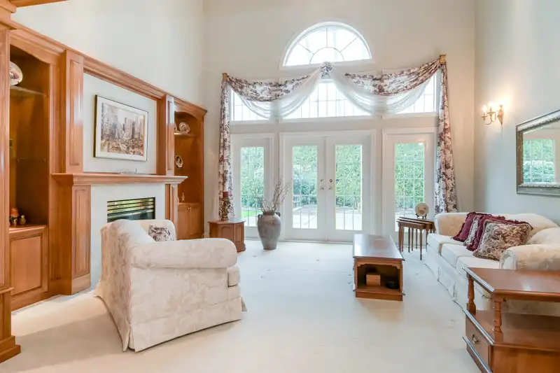 13913 25A AVENUE - photo 3 of 38