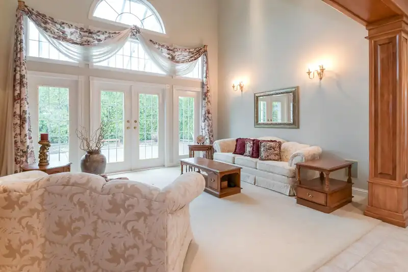 13913 25A AVENUE - photo 4 of 38