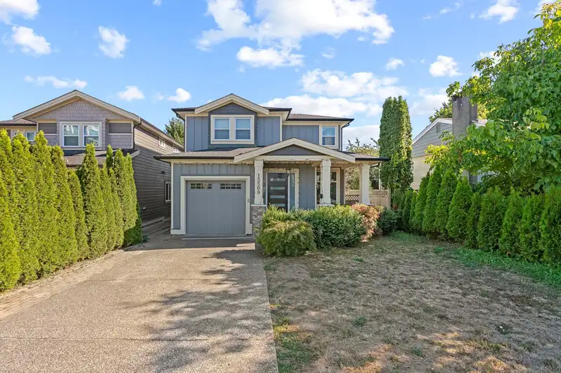 15568 RUSSELL AVENUE - photo 2 of 33