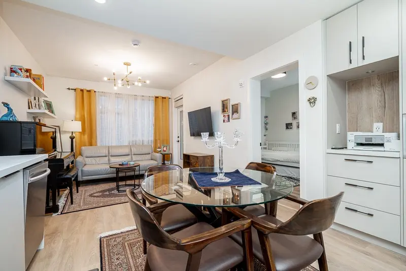 112 3038 ST. GEORGE STREET STREET - photo 2 of 25