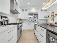 2560 163 STREET - thumbnail 10
