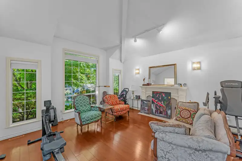 2930 145A STREET - photo 4 of 39
