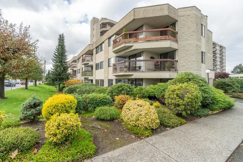 112 31955 OLD YALE ROAD - photo 2 of 25