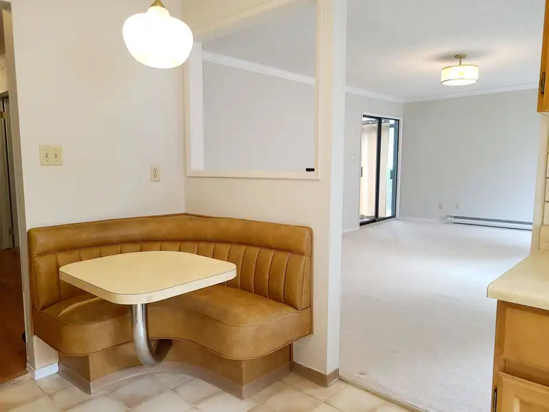111 1521 BLACKWOOD STREET - photo 3 of 33