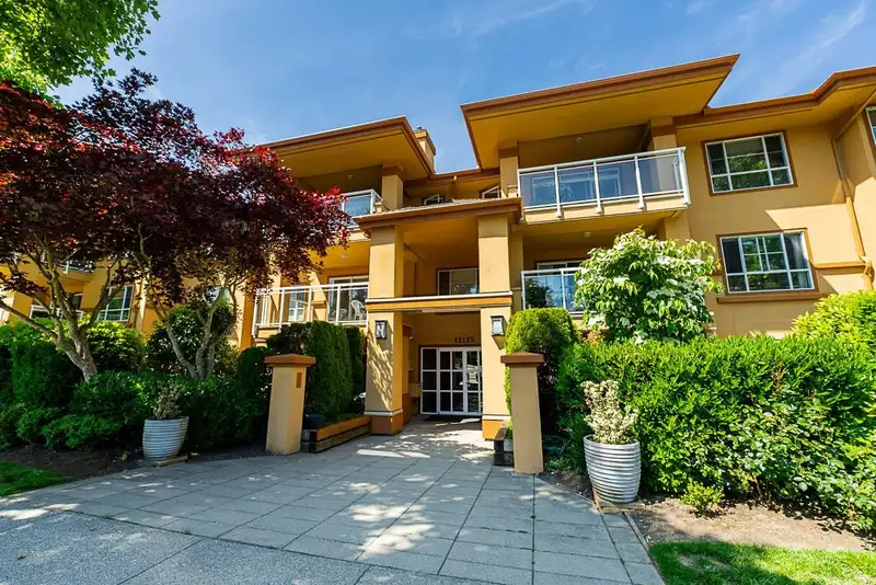 311 15155 22 AVENUE - photo 1 of 38