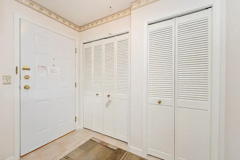 311 15155 22 AVENUE - photo 4 of 38