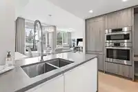 601 1441 JOHNSTON ROAD - thumbnail 9