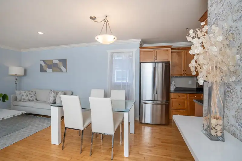 1 14921 THRIFT AVENUE - photo 4 of 17