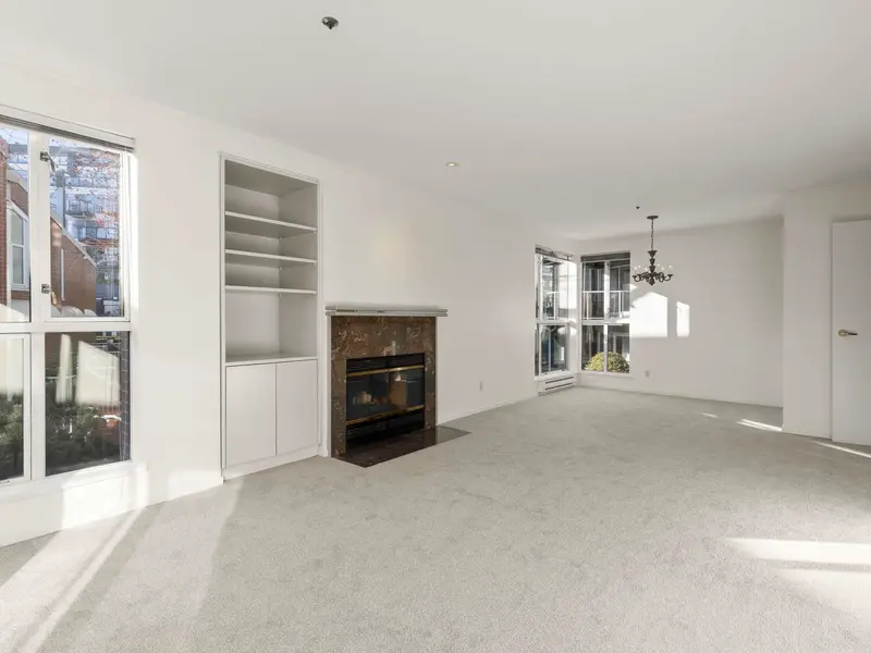 202 1551 MARINER WALK - photo 4 of 25