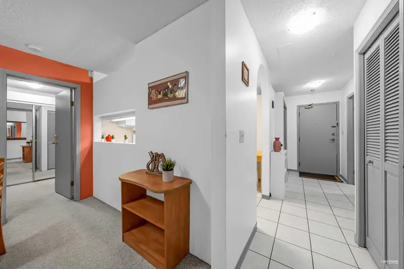 101 1924 COMOX STREET - photo 3 of 25