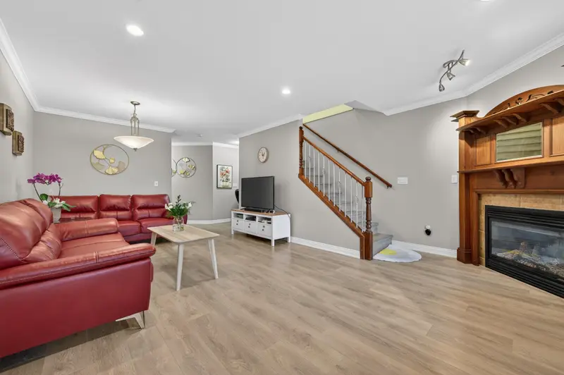 46 8717 159 STREET - photo 4 of 25