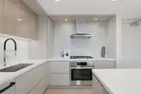 304 1526 FINLAY STREET - thumbnail 2