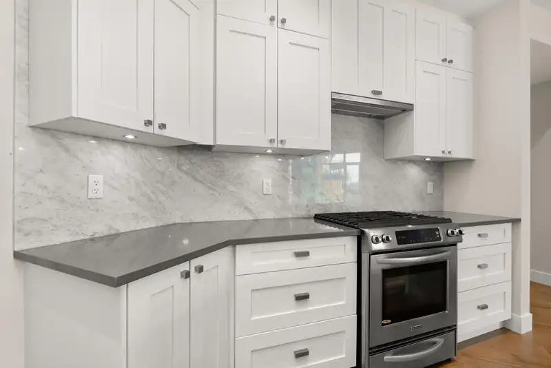 214 14855 THRIFT AVENUE - photo 4 of 29
