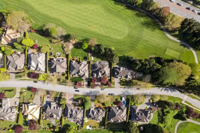 3222 CANTERBURY DRIVE - photo 2 of 39