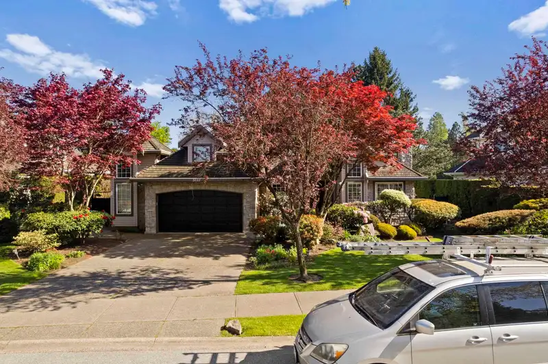 3222 CANTERBURY DRIVE - photo 4 of 39