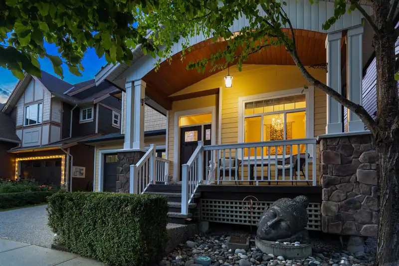 17363 0B AVENUE - photo 2 of 40