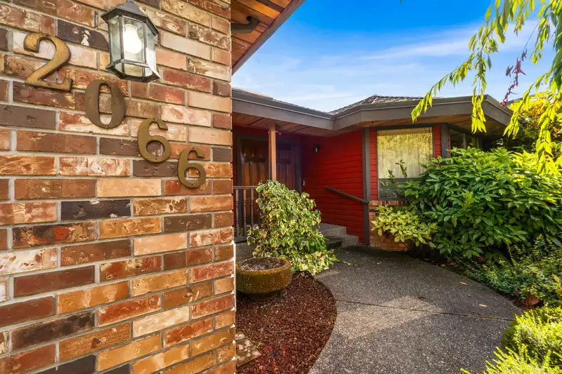 2066 149 STREET - photo 4 of 25