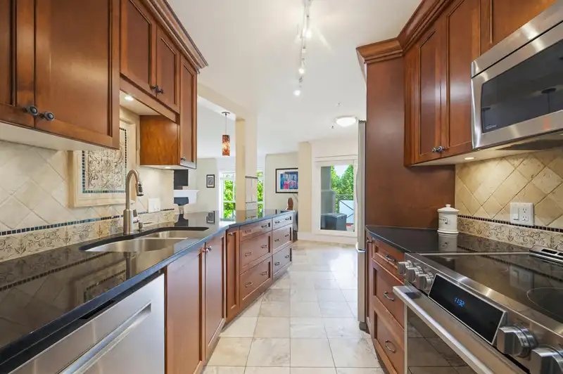 305 15150 29A AVENUE - photo 1 of 31