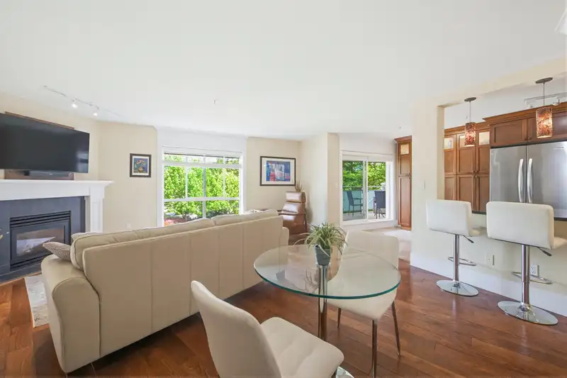305 15150 29A AVENUE - photo 3 of 31