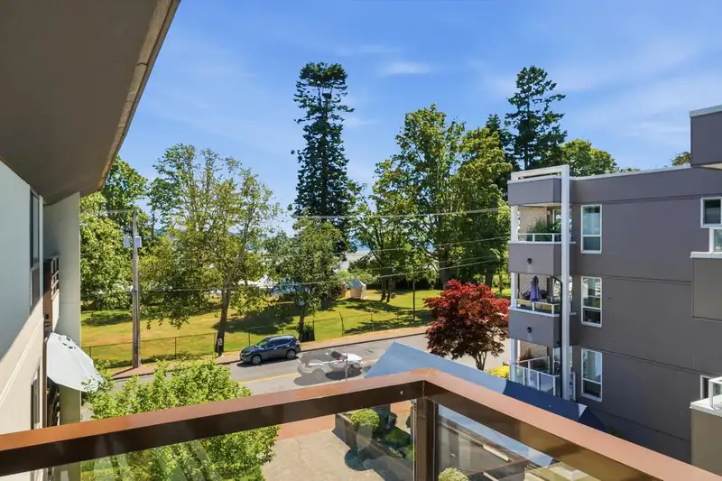 303 15747 MARINE DRIVE - photo 1 of 25