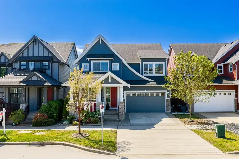 16716 18 AVENUE - photo 4 of 40