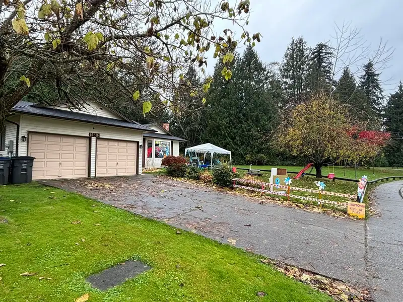 14304 18 AVENUE - photo 1 of 6
