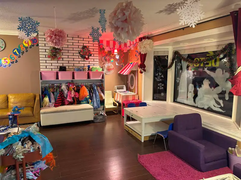14304 18 AVENUE - photo 3 of 6