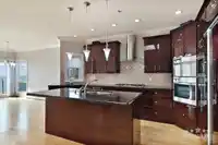 15080 BEACHVIEW AVENUE - thumbnail 11