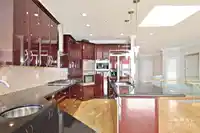 15080 BEACHVIEW AVENUE - thumbnail 12
