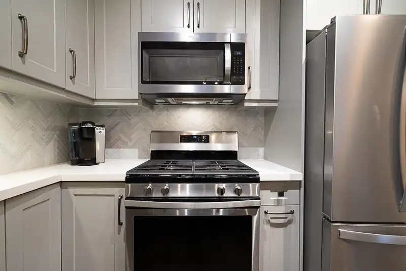 211 14550 WINTER CRESCENT - photo 4 of 32