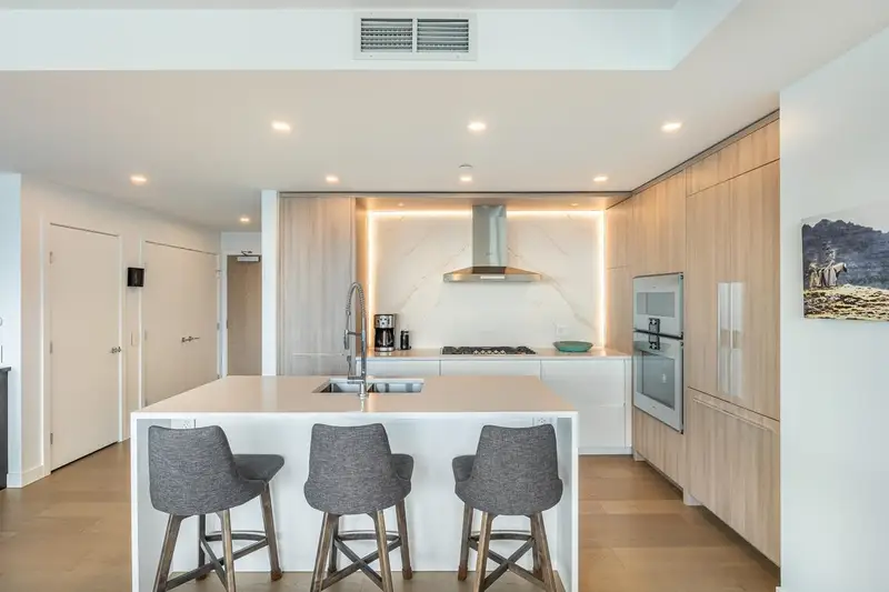 1503 15165 THRIFT AVENUE - photo 4 of 25