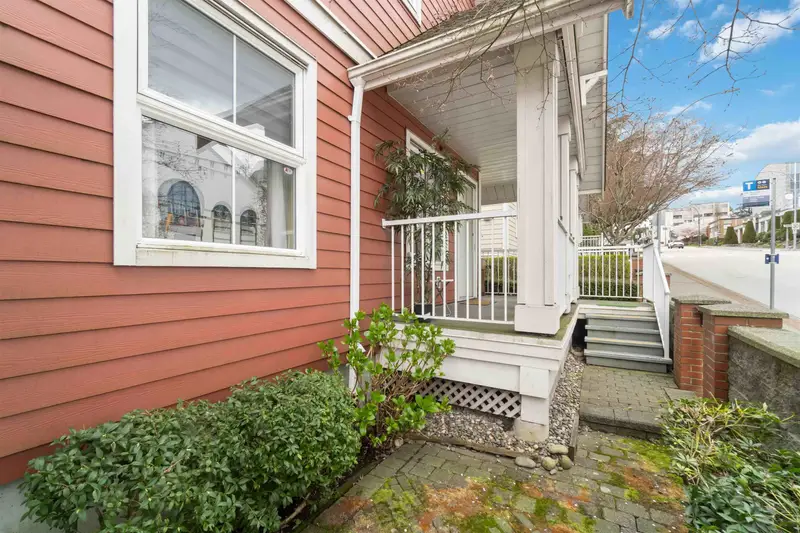 16 188 SIXTH STREET - photo 2 of 25