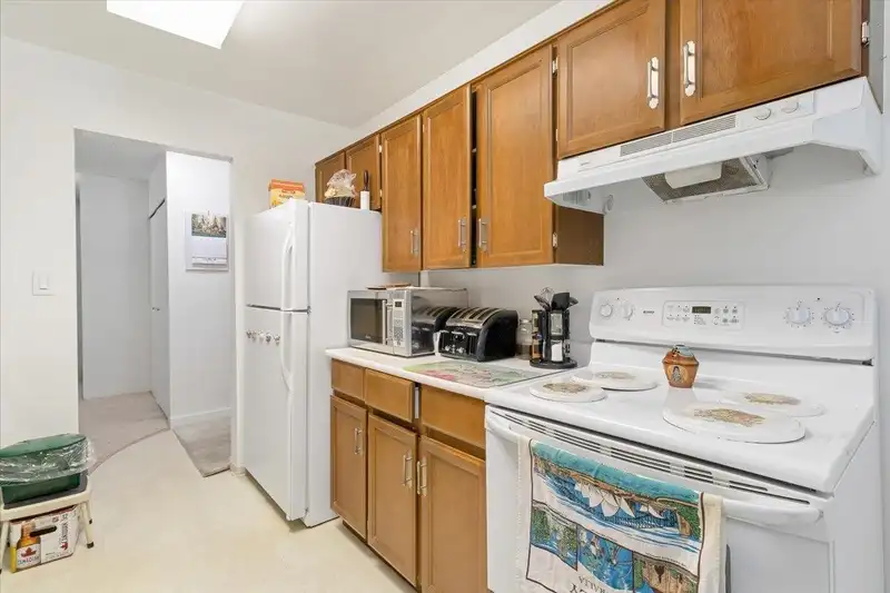 206 1355 WINTER STREET - photo 4 of 22