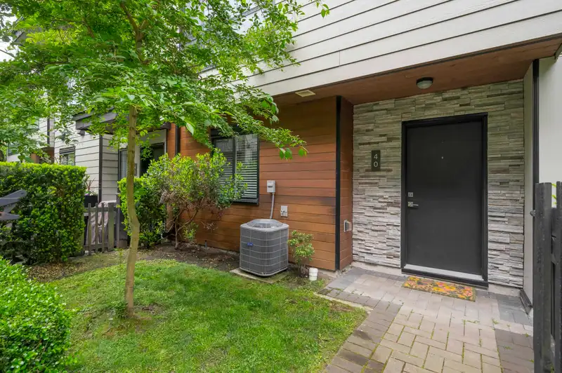 40 15688 28 AVENUE - photo 3 of 40