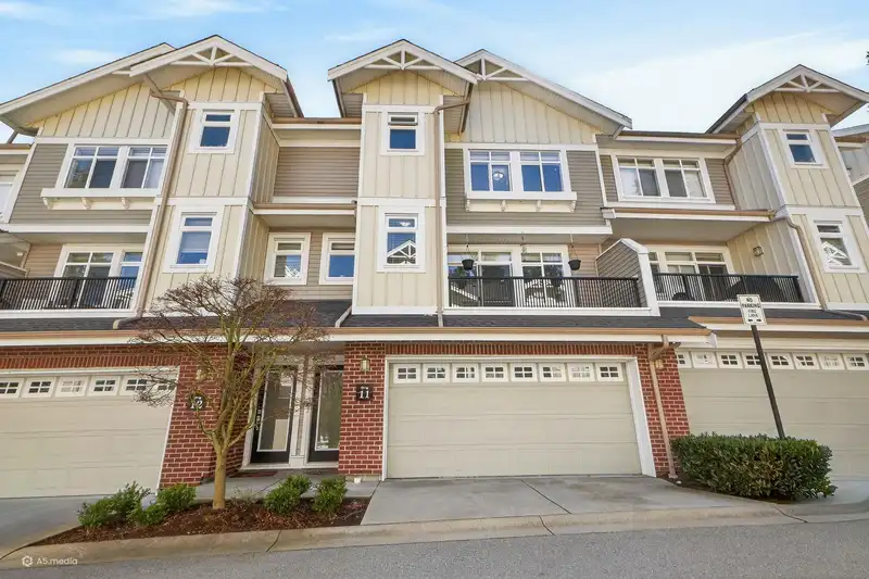 11 2925 KING GEORGE BOULEVARD - photo 1 of 25