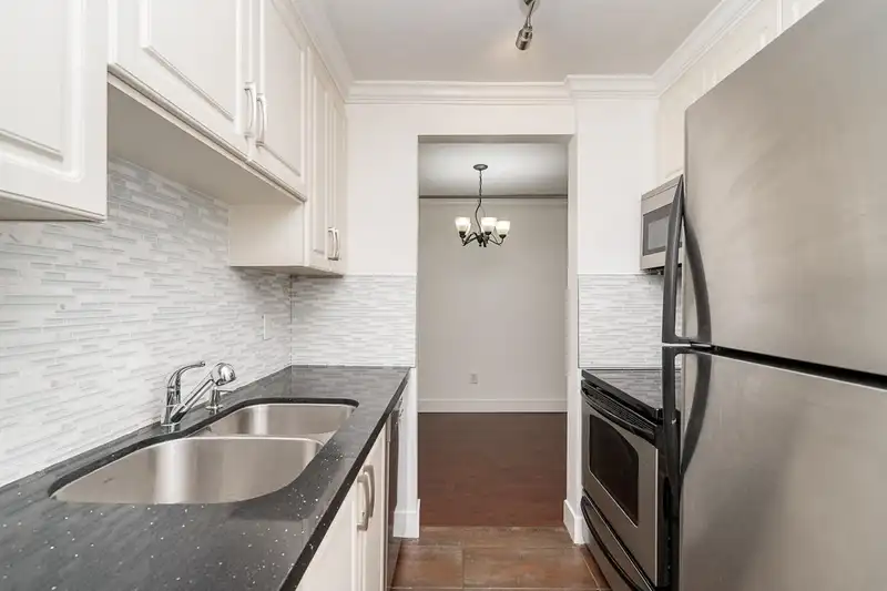 8 1850 E SOUTHMERE CRESCENT - photo 4 of 32