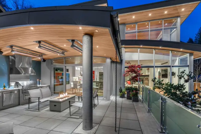 2893 BELLEVUE AVENUE - photo 2 of 17