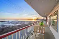 202 15147 MARINE DRIVE - thumbnail 2
