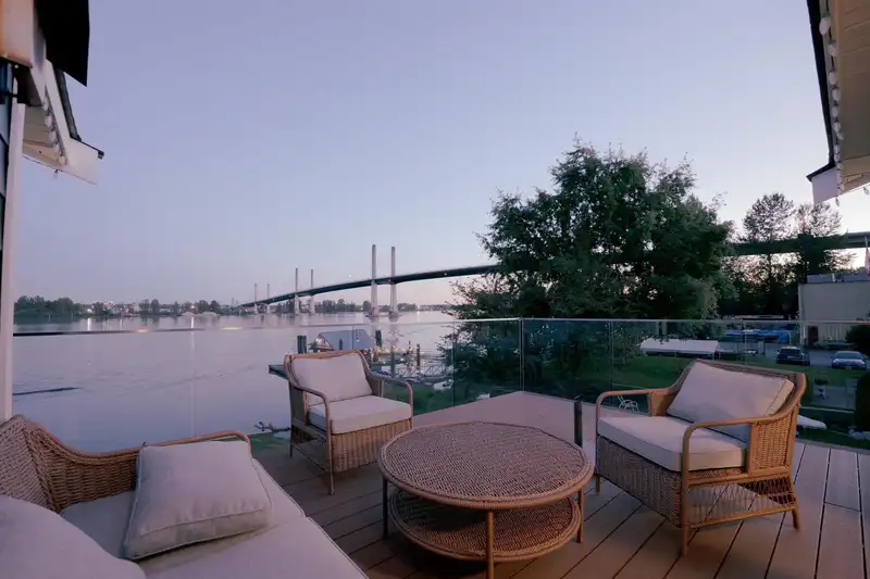 20126 WHARF STREET - photo 2 of 8