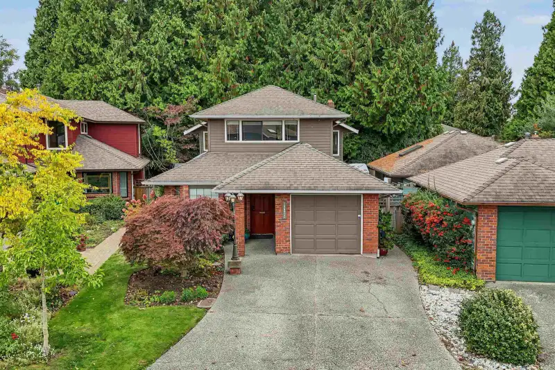 14972 SOUTHMERE CLOSE - photo 1 of 25