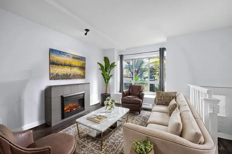 49 15168 36 AVENUE - photo 1 of 13