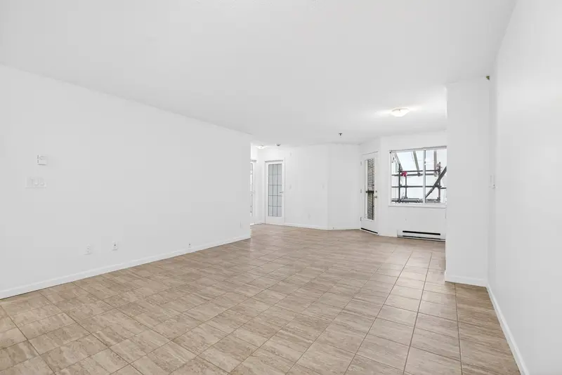 403 22351 ST ANNE AVENUE - photo 3 of 25