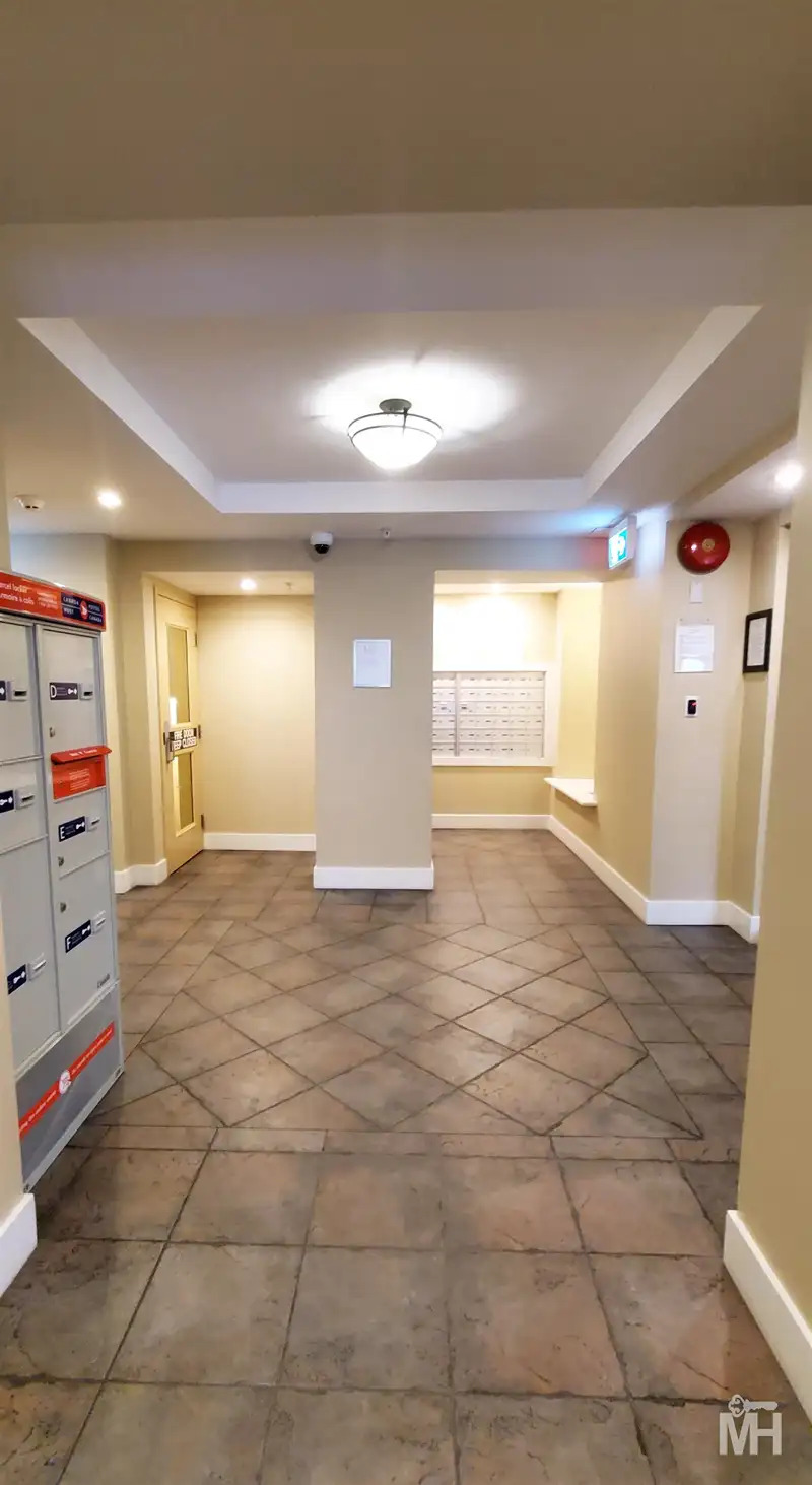 111 15392 16A AVENUE - photo 3 of 26