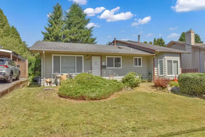 15835 RUSSELL AVENUE - photo 1 of 27