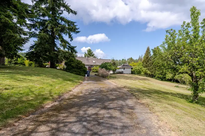 155 188 STREET - photo 3 of 8